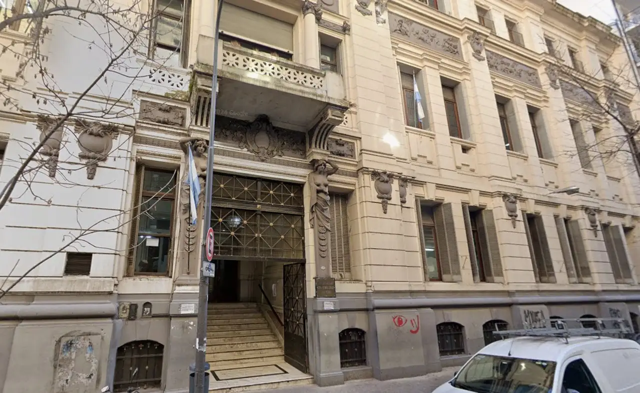 Capital Humano pidió a la UBA un informe por amenazas contra alumnas del Carlos Pellegrini